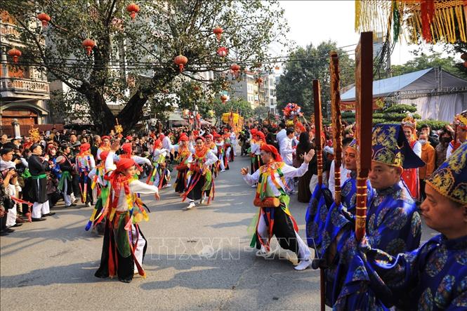 Điệu múa Bồng phóng khoáng, dứt khoát mạnh mẽ, nhưng cũng rất mềm mại, linh hoạt. Ảnh: Tuấn Anh - TTXVN