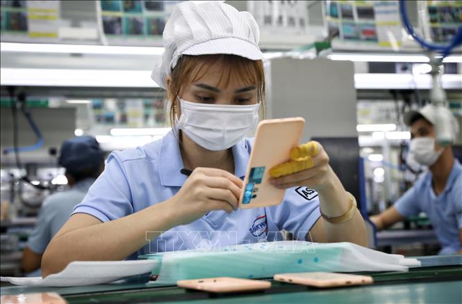 Production of the Korean-invested Samkwang Vina Co. Ltd at the Quang Chau IP, the northern province of Bac Giang. VNA Photo: Danh Lam 