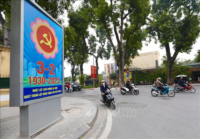 Hà Nội trang hoàng đường phố chào mừng 93 năm ngày thành lập Đảng - Ảnh ...