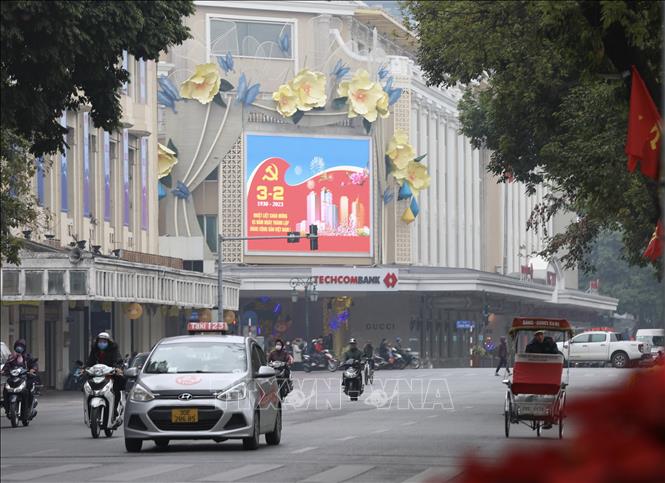 Hà Nội trang hoàng đường phố chào mừng 93 năm ngày thành lập Đảng - Ảnh ...