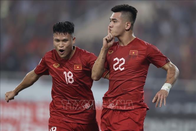 Tien Linh (22) scores a gold for Vietnam in the 2022 AFF Cup first-leg final match with Thailand at the My Dinh Stadium in Hanoi on January 13. VNA Photo: Minh Quyết