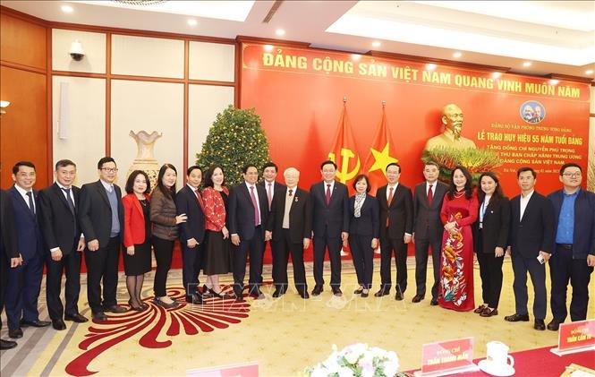 Tổng Bí thư Nguyễn Phú Trọng, các đồng chí lãnh đạo Đảng, Nhà nước và các đại biểu dự buổi lễ. Ảnh: Trí Dũng – TTXVN