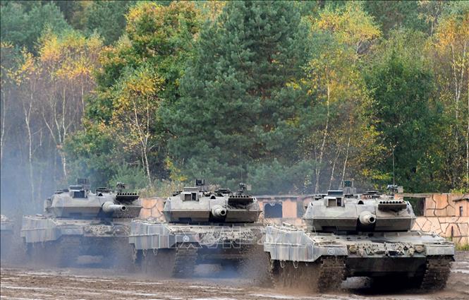 Trong ảnh (tư liệu): Xe tăng Leopard-2 A7 của quân đội Đức tham gia một buổi huấn luyện ở Munster ngày 13/10/2017. Ảnh: AFP/TTXVN