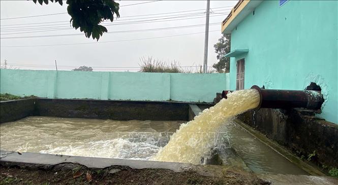 Trạm bơm thủy nông đảm bảo cung cấp nước tưới tới tận chân ruộng. Ảnh: Nguyễn Nam-TTXVN