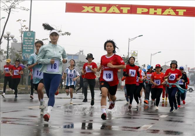 Các vận động viên thi đấu nội dung cá nhân nữ. Ảnh: Đồng Thúy-TTXVN