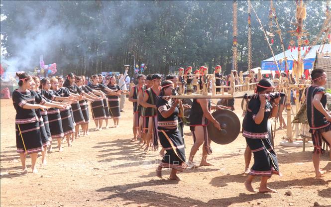 Cồng chiêng là nét đẹp văn hóa của người dân tộc thiểu số tại Tây Nguyên. Ảnh: Hồng Điệp - TTXVN