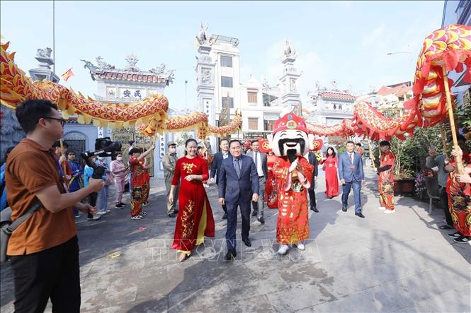 Chủ tịch UBND tỉnh Lạng Sơn Hồ Tiến Thiệu đến dự Lễ hội đền Kỳ Cùng - Tả Phủ. Ảnh: Anh Tuấn – TTXVN
