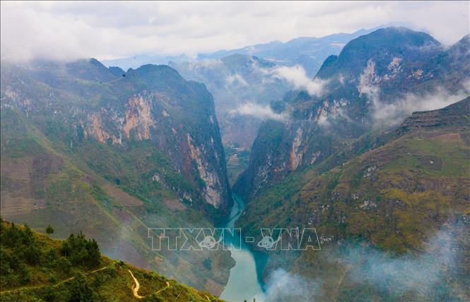 Nho Que river passes through Tu San canyon – the deepest in Southeast Asia. VNA Photo: Nam Thái