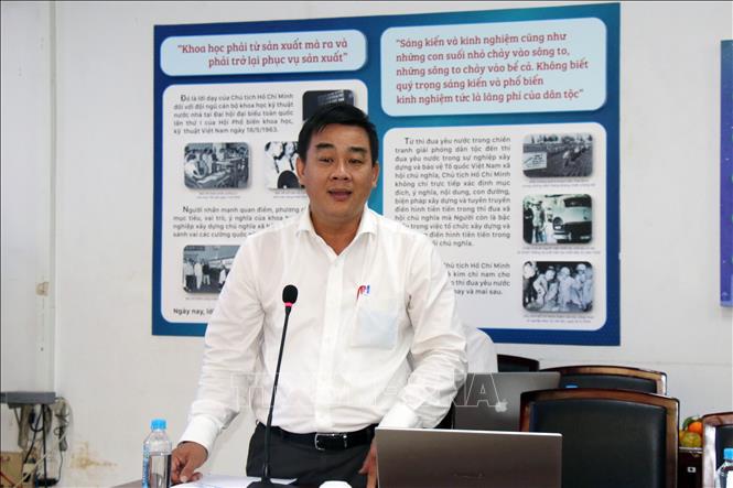 Trong ảnh: Tiến sĩ Trương Hoàng Trương, Trưởng Khoa Đô thị học (Trường Đại học Khoa học Xã hội và Nhân văn Thành phố Hồ Chí Minh), báo cáo tại Hội thảo. Ảnh: Tiến Lực – TTXVN