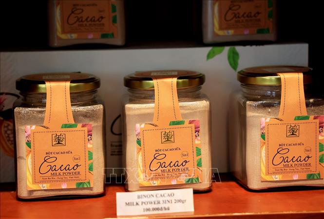 Trong ảnh: Các sản phẩm thương hiệu Binon Cacao bán trong các siêu thị Nhật Bản tại Việt Nam và xuất khẩu đi Nhật Bản. Ảnh: Hồng Đạt - TTXVN
