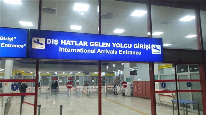 Sảnh đến quốc tế của sân bay Adana.  Ảnh: Trường Dụy-P/V TTXVN tại Thổ Nhĩ Kỳ