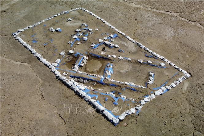 Tàn tích của một quán bia có niên đại gần 5.000 năm được phát hiện tại phía Đông Bắc thành phố Nasiriyah (Iraq), ngày 11/2/2023. Ảnh: AFP/TTXVN 