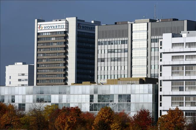 (Tư liệu) Trụ sở hãng dược Novartis tại Basel, Thụy Sĩ. Ảnh: AFP/ TTXVN