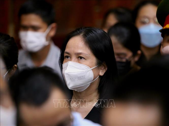 Trong ảnh: Bị cáo Bùi Thị Lệ Phi (cựu Giáo đốc Sở Y tế Cần Thơ từ 5/2011 đến tháng 12/2019) bị phạt 8 năm tù. Ảnh: Thành Chung - TTXVN