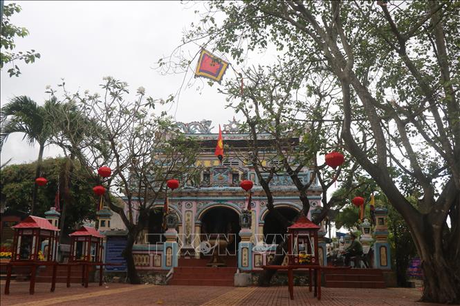Chùa Bà - Cảng thị Nước Mặn. Ảnh: Sỹ Thắng - TTXVN