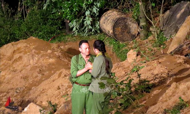 Phân cảnh về câu chuyện tình yêu để lại những cảm xúc khó quên trong lòng khán giả tại chương trình. Ảnh: Võ Dung - TTXVN