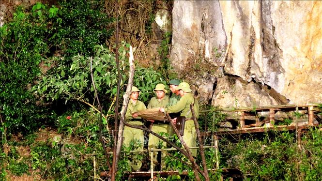 Tái hiện hình ảnh Trung tướng Đồng Sỹ Nguyên - vị tướng tài ba, đức độ của dân tộc, người con ưu tú của quê hương Quảng Bình trên chiến trường xưa. Ảnh: Võ Dung - TTXVN