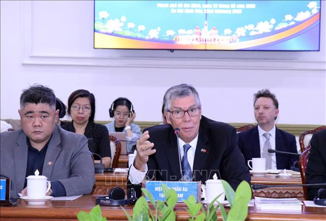 President of the European Chamber of Commerce in Vietnam (EuroCham) Alain Cany speaks at the meeting. VNA Photo: Xuân Khu
