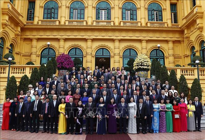 Acting President Vo Thi Anh Xuan on February 23 meets with doctors and officials of the health sector on the occasion of the 68th Vietnamese Doctors' Day (February 27, 1955 - 2023). VNA Photo: Thống Nhất