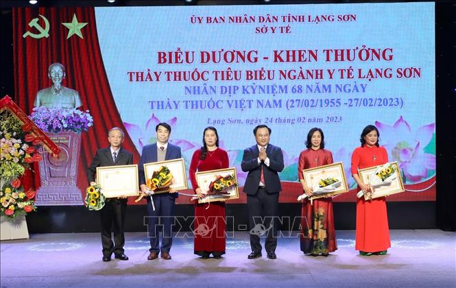 Những hình ảnh chúc mừng ngày Thầy thuốc Việt Nam 272 đẹp ý nghĩa thay  lời chúc