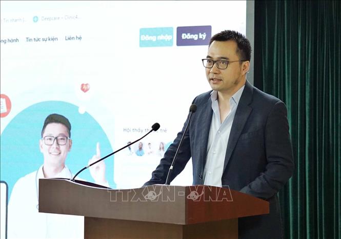 Ông Nguyễn Văn Hạnh, đại diện Công ty cổ phần DEEPCARE Việt Nam phát biểu. Ảnh: Quỳnh Anh - TTXVN phát