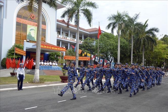 Diễu duyệt đội ngũ tại Lữ đoàn 125 (Vùng 2 Hải quân) đóng tại Thành phố Hồ Chí Minh. Ảnh: TTXVN phát 