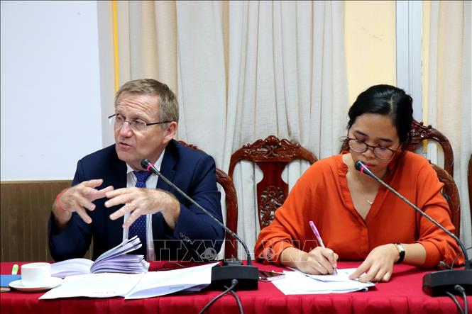 Ông Hervé Conan, Giám đốc quốc gia AFD tại Việt Nam cho biết các khối lượng thi công Dự án Kè sông Cần Thơ sẽ không thể hoàn thành vào ngày 15/6/2023, đồng nghĩa với việc sẽ không nhận được 100% nguồn vốn tài trợ từ AFD. Ảnh: Thu Hiền - TTXVN
