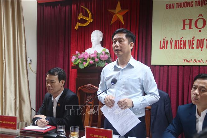 Chủ tịch Ủy ban Mặt trận Tổ quốc Việt Nam tỉnh Thái Bình Vũ Thanh Vân phát biểu tiếp thu các ý kiến tại hội nghị. Ảnh: Thu Hoài - TTXVN 