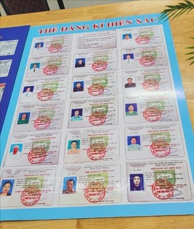 Trong ảnh: Danh sách các giáo viên của trường THPT Nguyễn Du đăng ký hiến xác cho nghiên cứu y học. Ảnh: Hoàng Nhị-TTXVN 