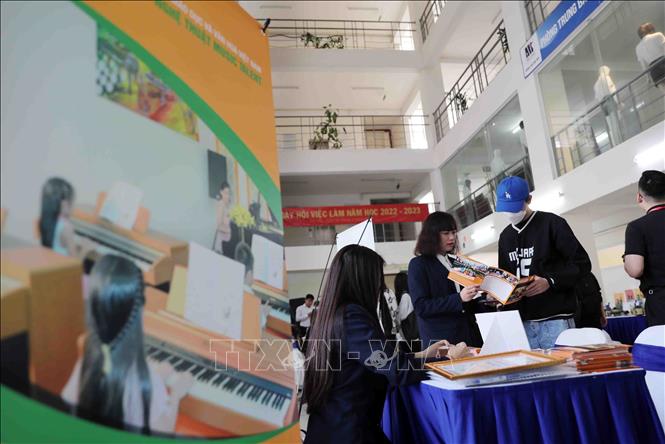 Ngày hội góp phần tháo gỡ những khó khăn, giải quyết tình trạng sinh viên ra trường thường không tìm được công việc như mong muốn, phải làm trái nghề. Ảnh: Thanh Tùng - TTXVN 