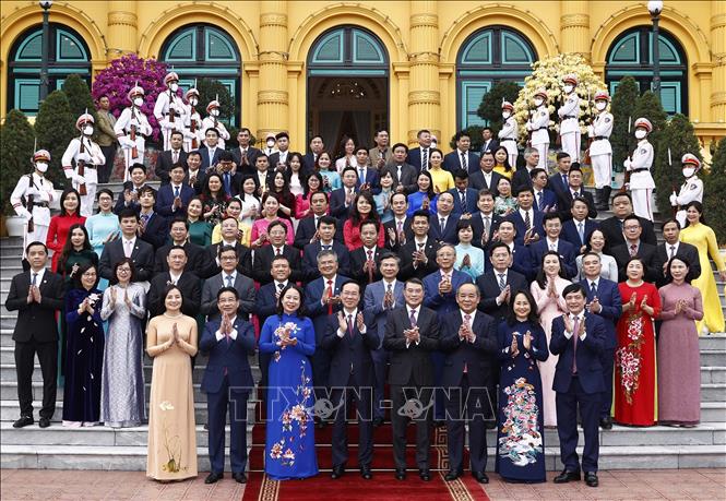 Chủ tịch nước Võ Văn Thưởng với lãnh đạo, cán bộ, công chức, viên chức, người lao động Văn phòng Chủ tịch nước. Ảnh: Thống Nhất - TTXVN
