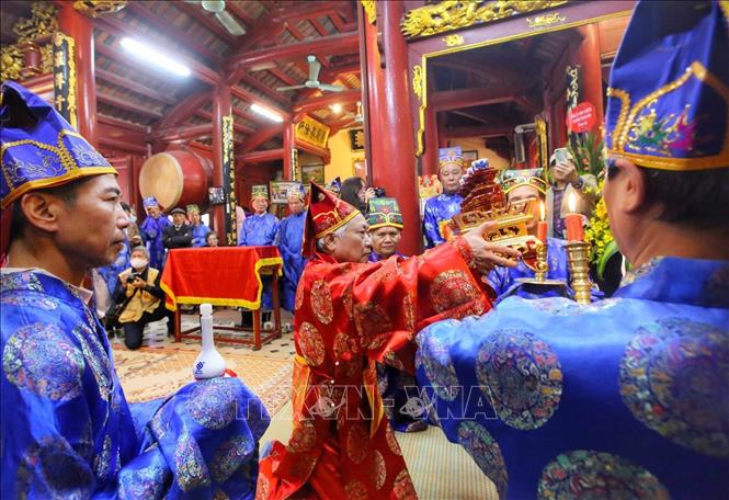 Nghi thức dâng rượu tại Lễ Tế Hội đồng. Ảnh: Tuấn Đức - TTXVN