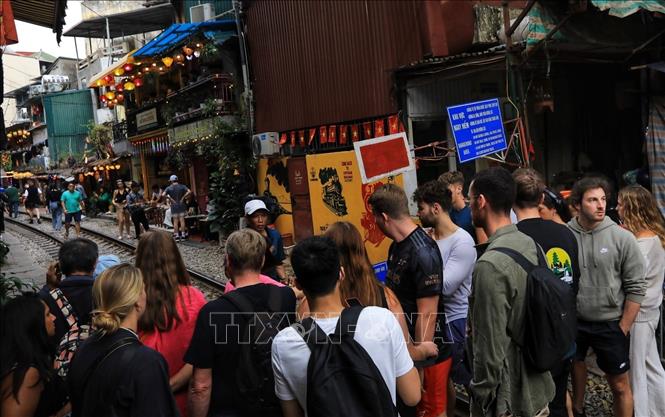 Vào 2 ngày nghỉ cuối tuần Thứ Bảy và Chủ nhật, lượng khách nước ngoài đến 