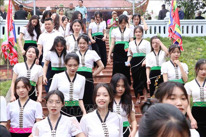 Các cô gái Thái xinh đẹp tham gia Lễ hội Nàng Han. Ảnh: Nguyễn Oanh -TTXVN.
