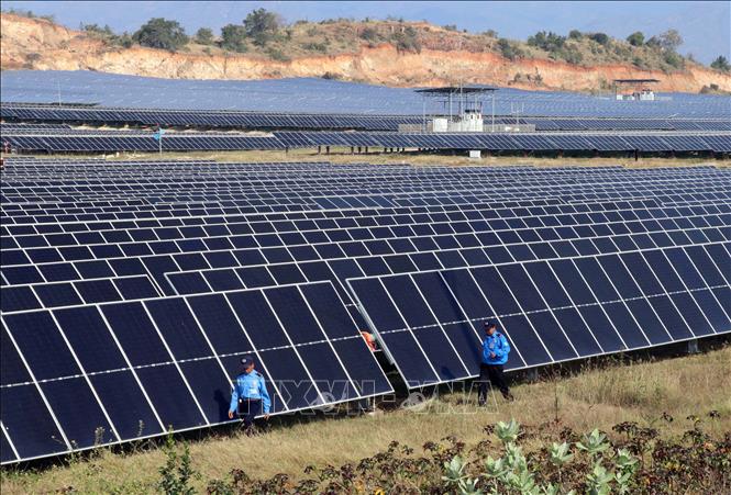 Phần công suất 172/450 MW của Công ty TNHH điện mặt trời Trung Nam-Thuận Nam vẫn chưa được nối lưới. Ảnh: Công Thử - TTXVN