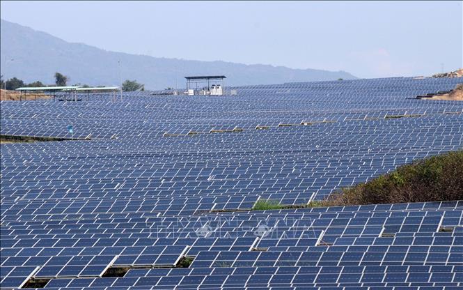 Phần công suất 172/450 MW của Công ty TNHH điện mặt trời Trung Nam-Thuận Nam vẫn chưa được nối lưới. Ảnh: Công Thử - TTXVN