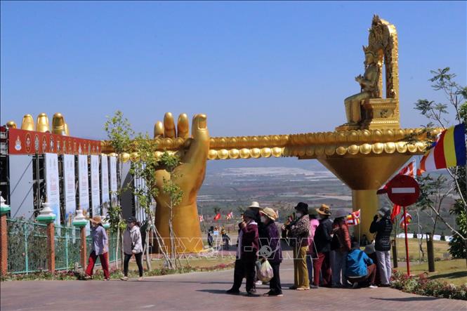 Nhiều công trình kiến trúc trong Không gian văn hóa tâm linh Phật giáo Samten Hills Dalat thu hút du khách. Ảnh: TTXVN phát