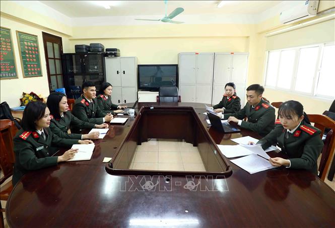 Một buổi họp triển khai công việc của Phòng Kỹ thuật bảo vệ (Bộ Tư lệnh Cảnh vệ, Bộ Công an). Ảnh: Phạm Kiên - TTXVN