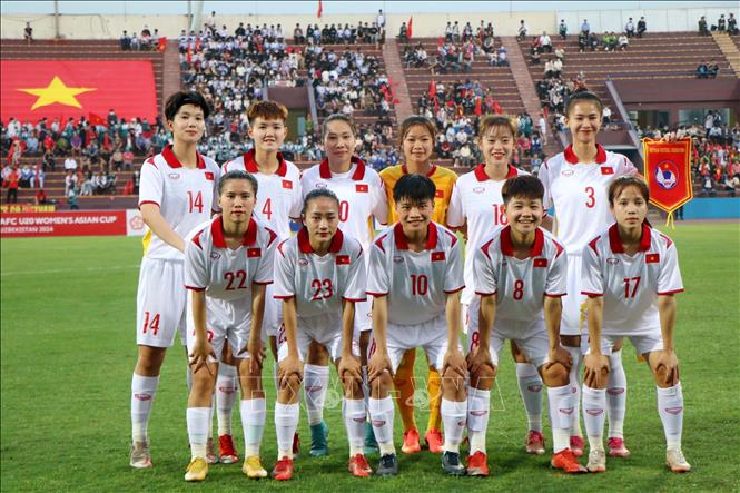 Vietnam team before the match. VNA Photo: Trung Kiên
