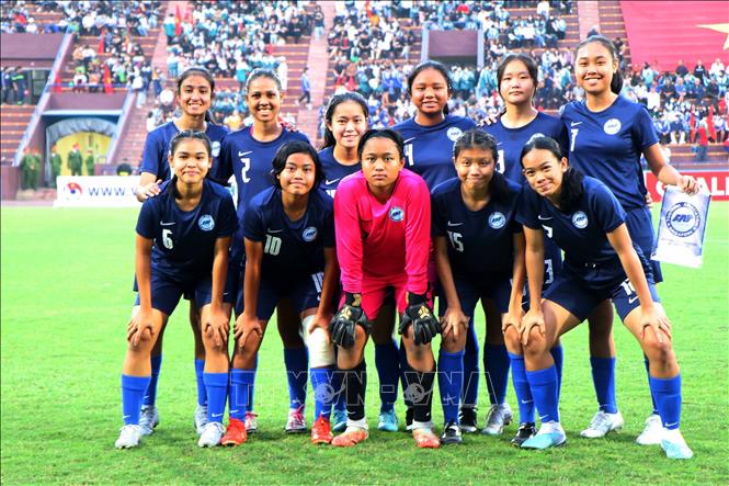 Singapore team before the match. VNA Photo: Trung Kiên