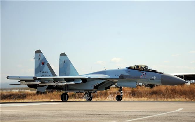 (Tư liệu) Máy bay chiến đấu Sukhoi Su-35 của Nga hạ cánh xuống căn cứ quân sự Hmeimim ở Latakia, Syria, ngày 26/9/2019. Ảnh: AFP/ TTXVN