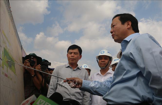 Trong ảnh: Phó Thủ tướng Trần Hồng Hà kiểm tra thực tế tại sân bay Long Thành. Ảnh: Công Phong - TTXVN