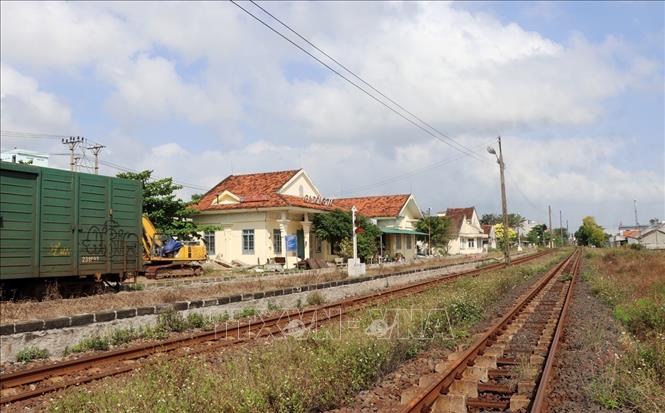 Hạng mục nâng cấp mở rộng ga Đông Tác (thành phố Tuy Hòa) chưa thể triển khai thi công vì vướng mặt bằng. Ảnh: Xuân Triệu - TTXVN