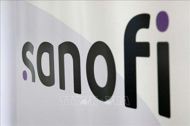 Biểu tượng của hãng dược phẩm Sanofi tại phòng thí nghiệm ở Val-de-Reuil, Pháp. Ảnh: AFP/TTXVN