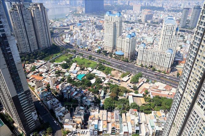 Thành phố Hồ Chí Minh phát triển nhà ở trong giai đoạn 2021 - 2030 đồng bộ với cơ sở hạ tầng, đặc biệt hạ tầng kỹ thuật giao thông và xã hội. Ảnh: Hồng Đạt - TTXVN

