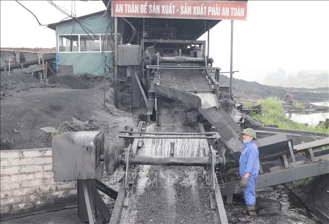 Dây chuyền tuyển than của Công ty than Khánh Hòa - VVMI. Ảnh: Hoàng Nguyên - TTXVN