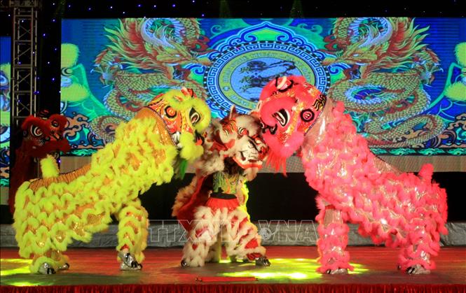 Trình diễn múa lân tại lễ khai mạc. Ảnh: Thế Duyệt – TTXVN