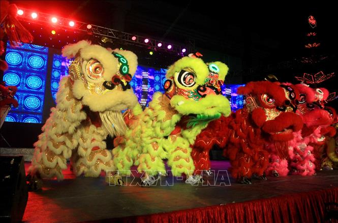 Trình diễn múa lân tại lễ khai mạc. Ảnh: Thế Duyệt – TTXVN