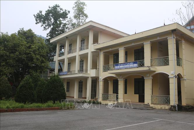 Trong ảnh: Trụ sở Chi cục thống kê huyện Thông Nông (cũ) đã hơn 3 năm không có đơn vị đến tiếp quản sử dụng. Ảnh: Chu Hiệu-TTXVN