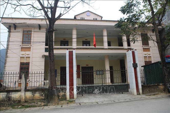 Trong ảnh: Trụ sở Tòa án nhân dân huyện Thông Nông (cũ) do không sử dụng nên nhiều hạng mục đã xuống cấp. Ảnh: Chu Hiệu-TTXVN